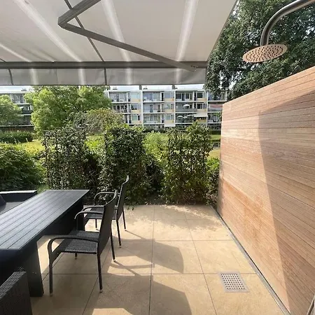 Apartment Luxe Bij Zuidas Met Tuin En Buitendouche *