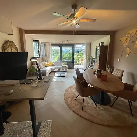 Luxe Bij Zuidas Met Tuin En Buitendouche Lägenhet