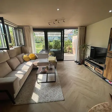 דירה Luxe Bij Zuidas Met Tuin En Buitendouche אמסטרדם