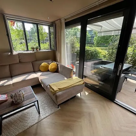 Luxe Bij Zuidas Met Tuin En Buitendouche